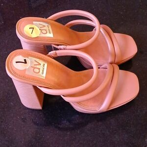 Dolce Vita Caramel color Size 7